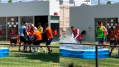 Los jugadores de Chivas ya no soportan el calor y as disfrutan previo a la semifinal