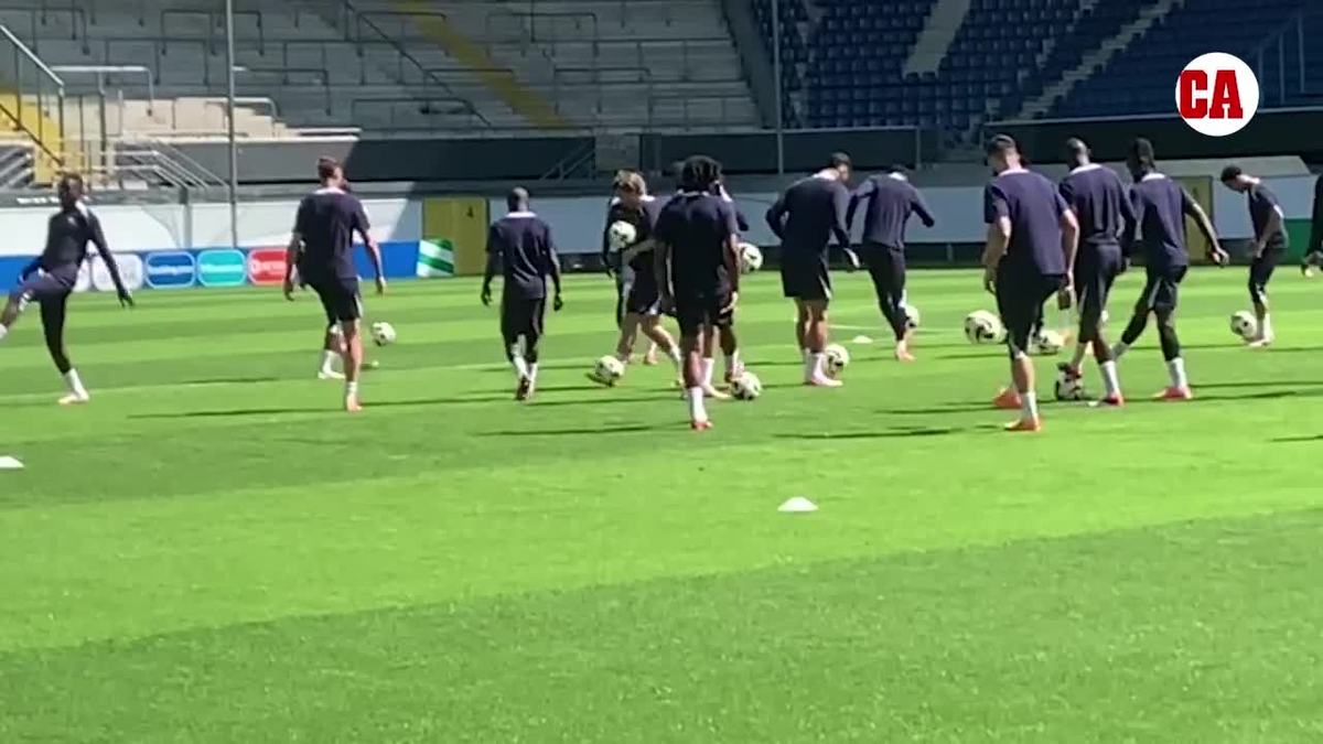Mbappé trenuje z Francją przed meczem z Polską