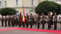 El presidente de Lituania, Gitanas Nauseda, recibe al rey Felipe VI