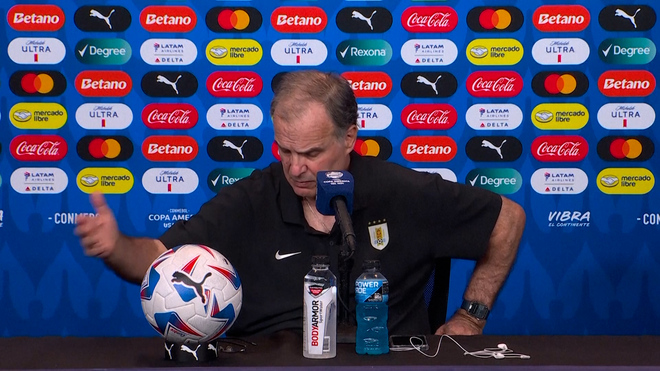 Bielsa sobre Luis Suárez: "Es un jugador superior, es un privilegio tenerlo con nosotros" VÍDEO AP