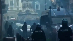 Chaos in Naples: Warfare between Eintracht ultras and the police