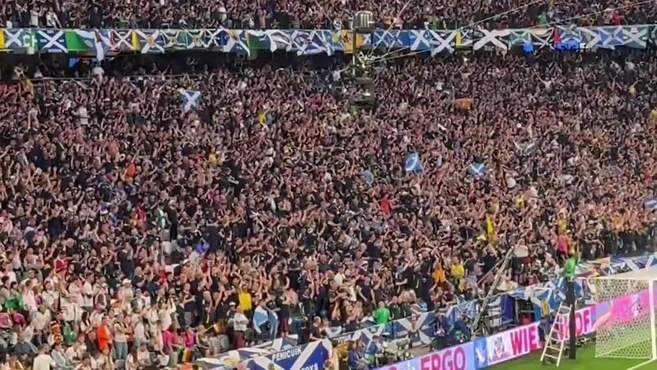 De la goleada escocesa en la grada a la alemana en el marcador: "Lo siento mucho, no lo merecéis"