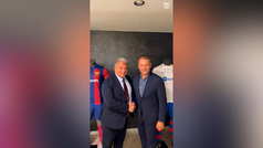 Flick firma su contrato con el FC Barcelona