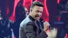 Justin Timberlake makes joke about the driving incident with Boston crowd night 1