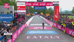 Pogacar coge el camino de Pantani ganando en Oropa, caza la 'maglia' y desea su doblete
