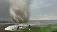 Varios tornados causan destrozos en Iowa