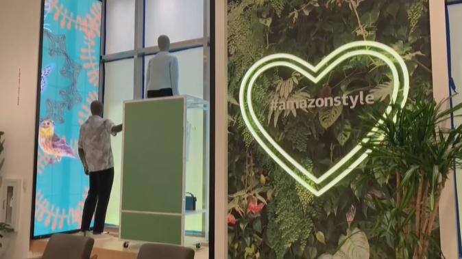 Amazon abre su primera tienda física de ropa y complementos; ¿Dónde esta  ubicada? | Marca