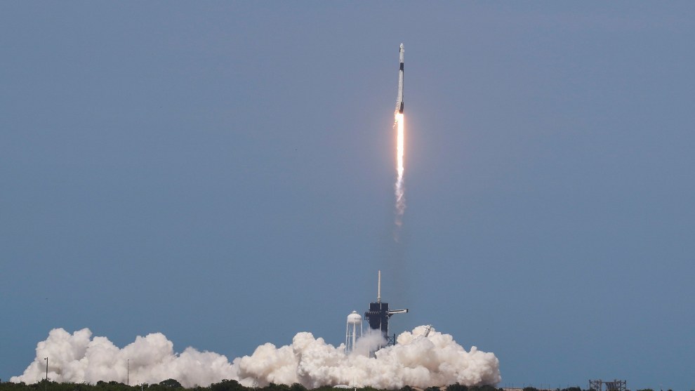 despegue nueve anos despues la nasa junto a spacex lanza con exito una nueva mision espacial