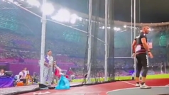 Un lanzamiento de martillo destroza la pierna a un juez en los Juegos Asiáticos