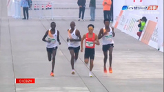 Investigan la "vergonzosa" victoria del chino He Jie en el medio maratn de Pekn