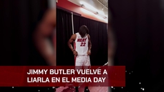 Jimmy Butler sorprende con su peculiar pelo en el Media Day de la NBA