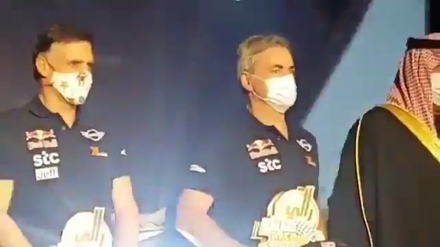 Sainz alucinó cuando le pusieron el himno franquista