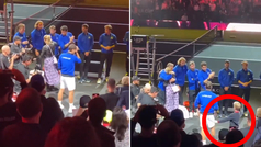 Federer llorando y su hijo hace esto: el abrazo viral que pasó desapercibido en la Laver Cup