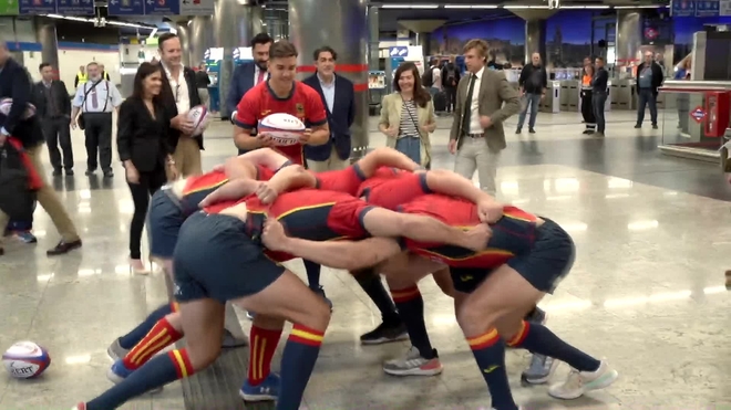 El rugby toma el metro en apoyo a 'The Match' entre España y Argentina