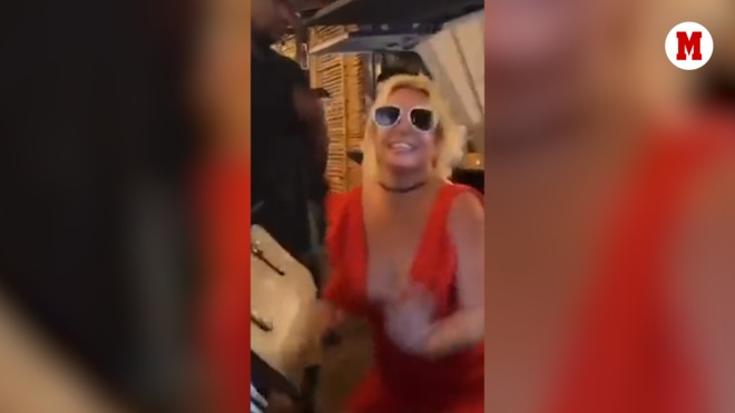 Britney Spears bailando banda en Los Cabos