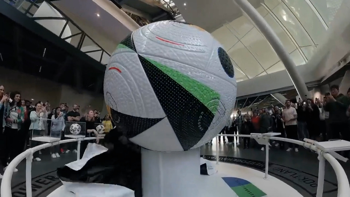 Presentado «Fussballliebe», el balón oficial de la Eurocopa 2024 – Diario  Deportivo Más