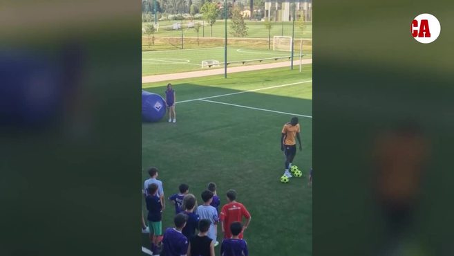 La surrealista presentación del futbolista que iba a fichar el Atleti pero no pasó el reconocimiento médico
