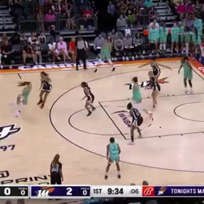 Sabrina Ionescu entra en la historia de la WNBA