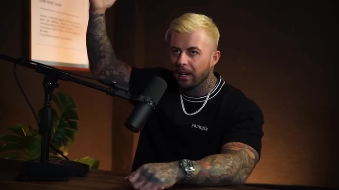 El influencer que se ha hecho viral por hablar de matrix, estar en ...