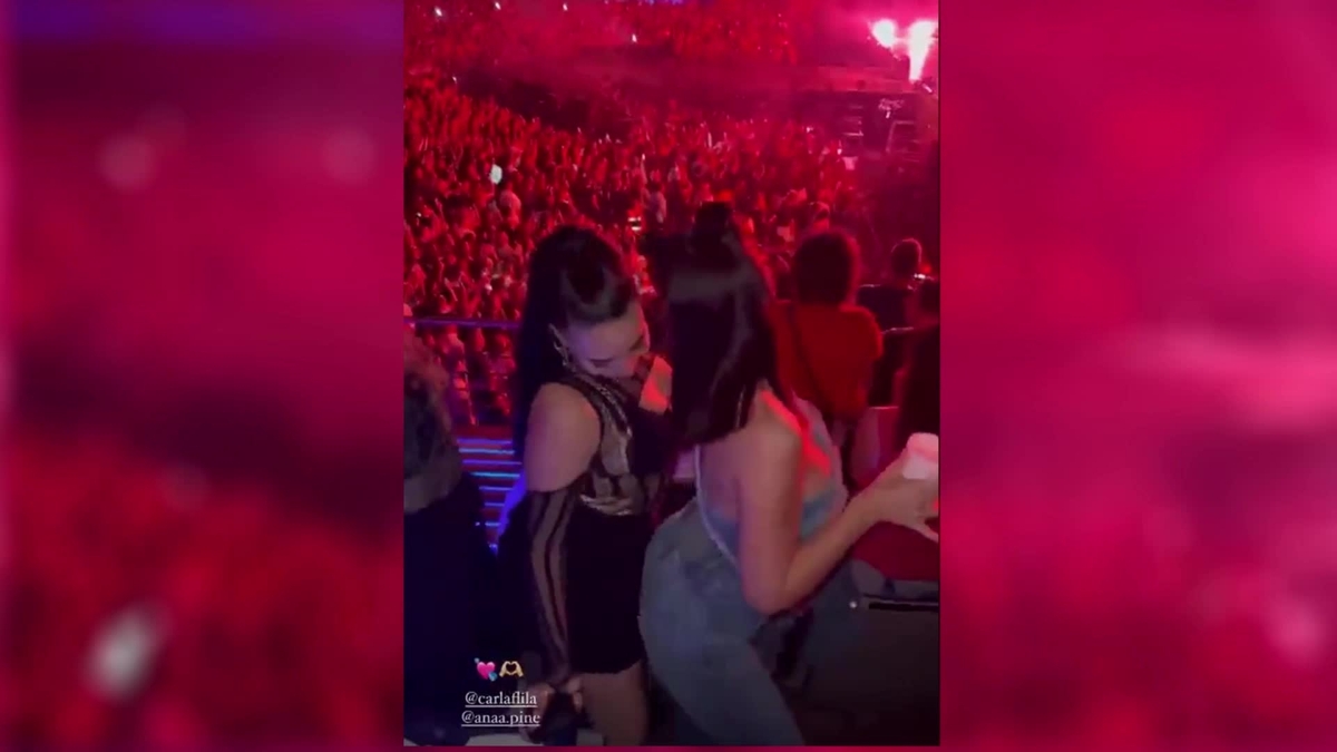 El perreo de Laura Escanes en el concierto de Lola Índigo