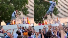 Fan�tico del Real Madrid se rompe la espalda por 'festejo' imprudente