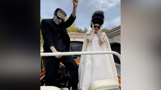 VIDEO Kourtney Kardashian crazy Halloween costume