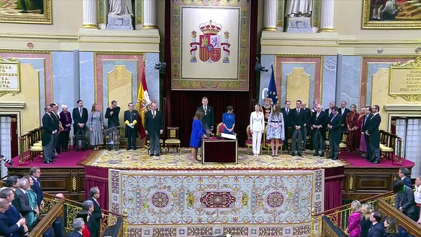 La Princesa Leonor jura la Constitución