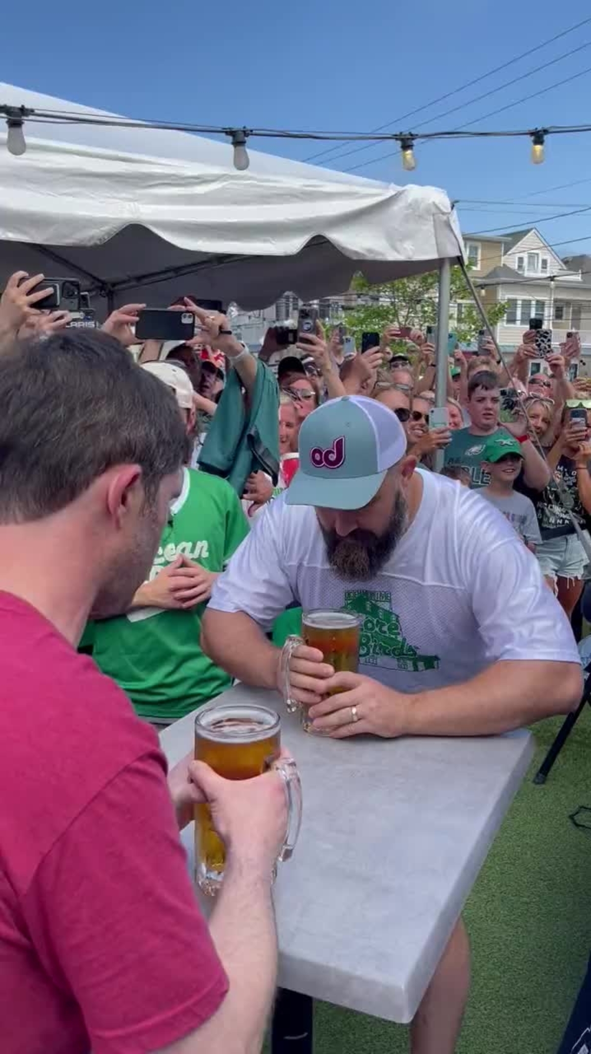 Watch Eagles' Jason Kelce chug beers and tend bar at Jersey Shore fundraiser
