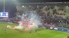 Los ultras del Troyes interrumpen partido para protestar contra el City Group: "Gracias City"