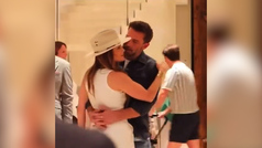 Jennifer Lopez and Ben Affleck share a passionate  kiss in Milamn