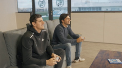 Carlos Sáinz y Thibaut Courtois se enfrentan en el F1 2021 y en el FIFA 22