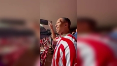 Grant Williams baila el himno de Atlético