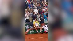 Dominic Thiem se despide del Roland Garros ante la ovacin del pblico