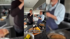 Leccin de cocina a Iker Casillas: "La primera vez que cocino, porque los sndwich cuentan?"