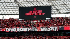 Aficin de Bayer Leverkusen rinde tributo a quienes no han podido disfrutar el primer ttulo del clu