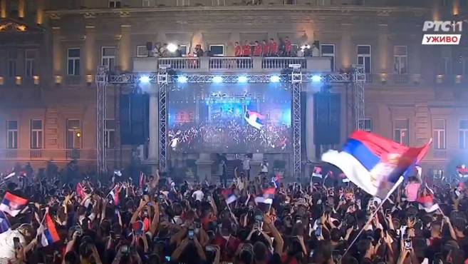 Locura en Belgrado: 70.000 personas aclaman a los medallistas serbios con Djokovic y Jokic a la cabeza