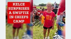 Travis Kelce shows love to Taylor Swift fan at Chiefs training camp