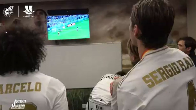 The Celebrations In The Real Madrid Dressing Room Soccer Addict