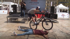 El miedo de un redactor de MARCA en la exhibición de bike trial, ¡qué h****s le echó!