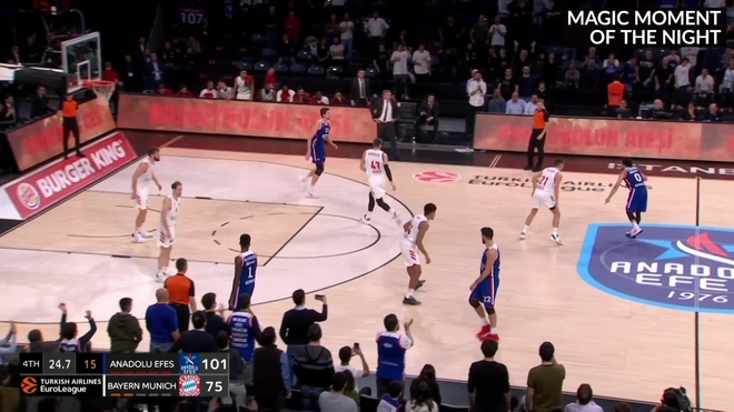El triple que confirmó la histórica exhibición de Shane Larkin