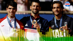 Djokovic se corona con el oro olmpico ante un gran Alcaraz