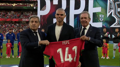 El emotivo homenaje de la seleccin portuguesa a Pepe