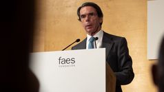 Aznar: "Hemos asistido esta ma�ana a una gigantesca burla a la democracia"