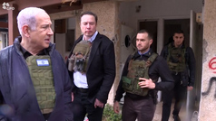 Elon Musk visita con Netanyahu uno de los kibutz atacados por Hamás