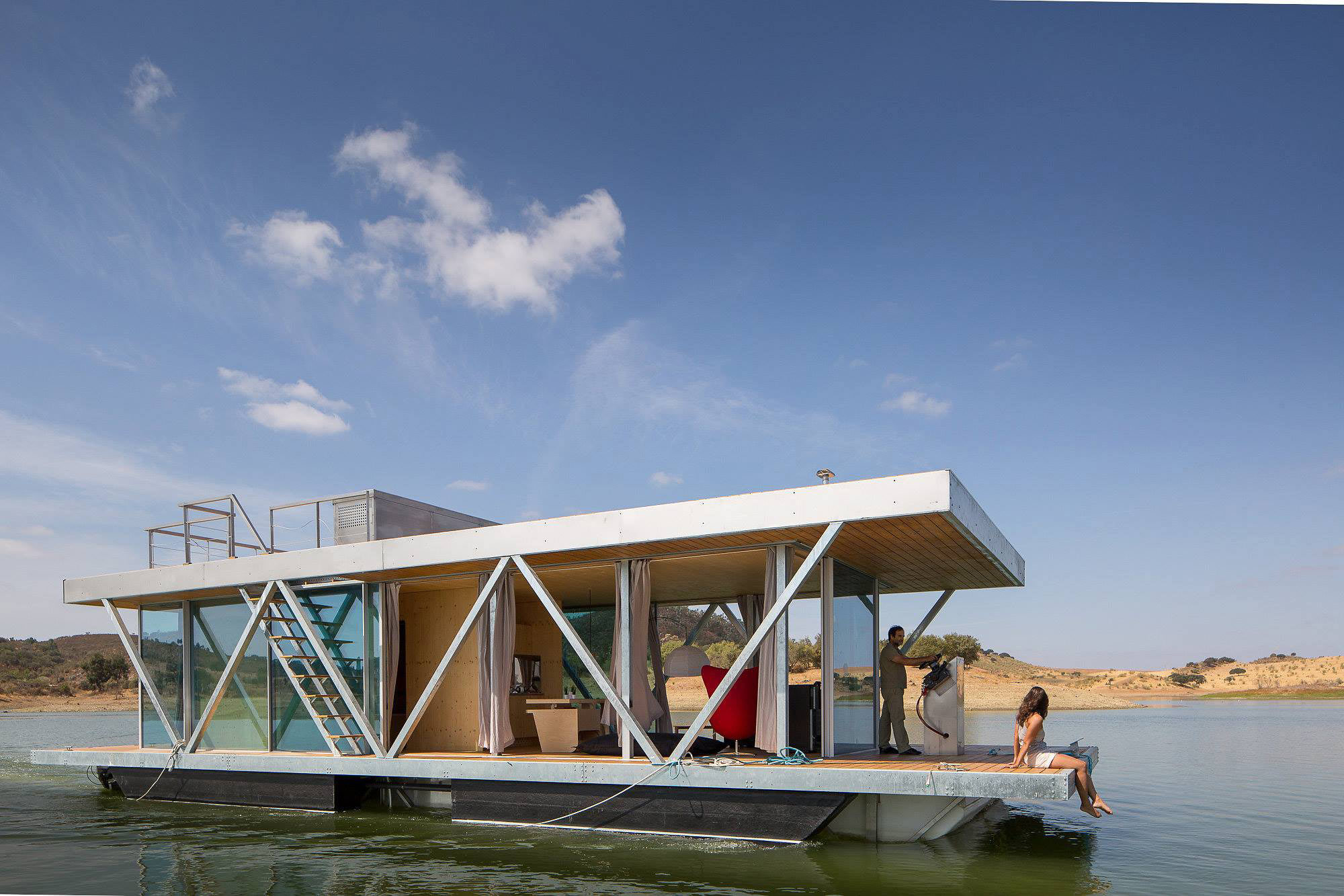 Floatwing: una casa flotante con la que podrá navegar por aguas tranquilas