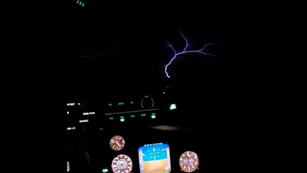 ¿Qué es el fuego de San Telmo, el fenómeno captado por dos pilotos