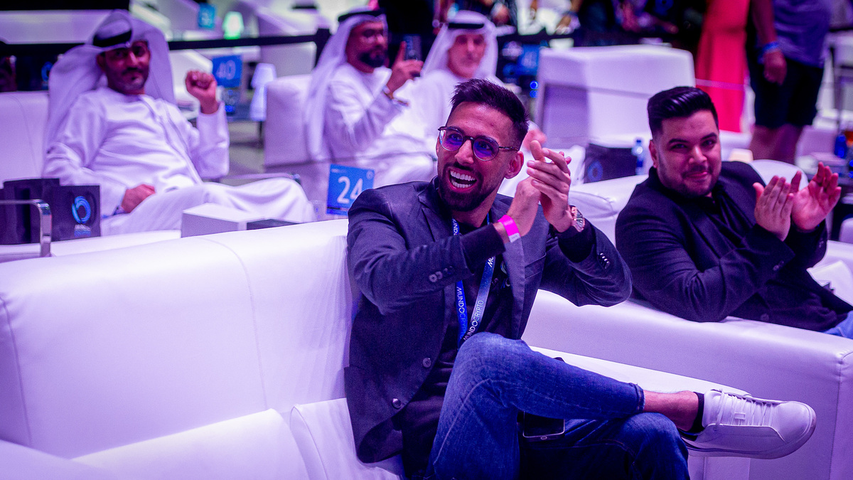 Así fue el evento de Mundo Crypto de Mani Thawani
