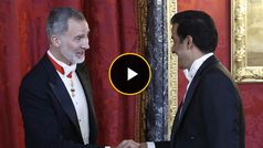 Los Reyes reciben al emir y la jequesa de Catar en su visita oficial a España