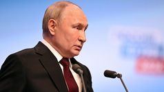 Putin se perpeta en el poder con una farsa electoral