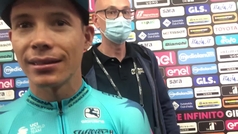 Miguel Ángel López atiende a MARCA Claro Colombia en Hungría en el inicio del Giro de Italia 2022